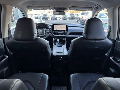 Used 2025 Toyota Grand Highlander AWD image 21