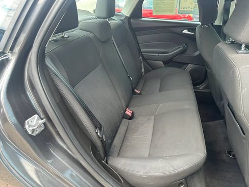 Used 2016 Ford Focus SE w/ SE Winter Package FWD image 12