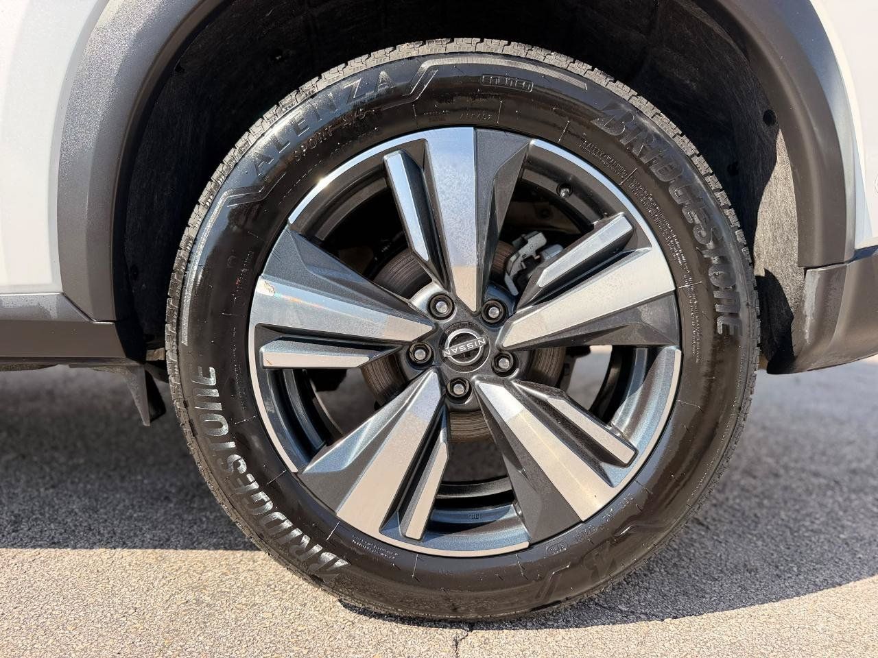 Used 2026 Nissan Rogue SL AWD/4WD image 32