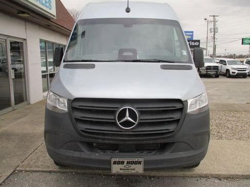 Used 2025 Mercedes-Benz Sprinter 2500 image 2
