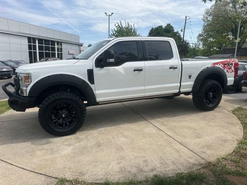 Used 2022 Ford F250 Platinum w/ FX4 Off-Road Package AWD/4WD image 7