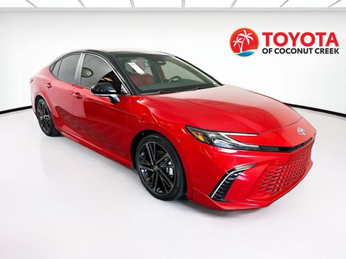 Used 2025 Toyota Camry XSE FWD image 1