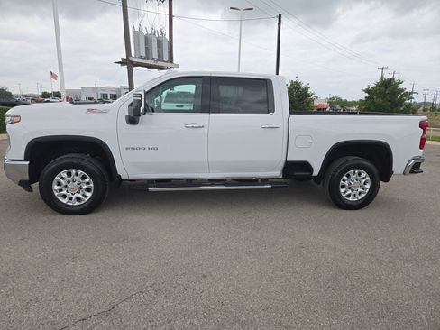 Used 2024 Chevrolet Silverado 2500 LTZ w/ LTZ Plus Package image 6
