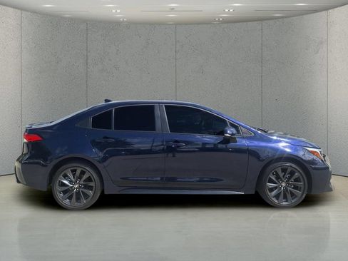 Used 2025 Toyota Corolla SE w/ SE Premium Package FWD image 6
