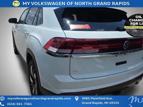 Used 2025 Volkswagen Atlas Cross Sport SE w/ Panoramic Sunroof Package AWD/4WD image 7