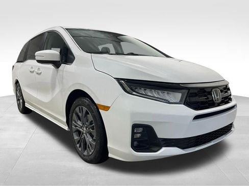 New 2026 Honda Odyssey Touring image 9