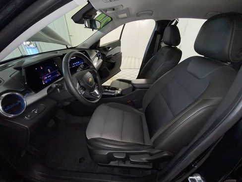 Used 2024 Chevrolet Trax LT w/ Driver Confidence Package FWD image 24