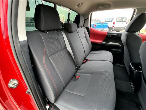 Used 2017 Toyota Tacoma SR5 image 20