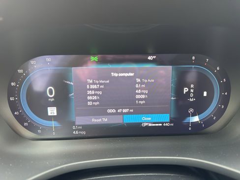 Certified 2022 Volvo XC60 B5 Momentum w/ Climate Package image 23