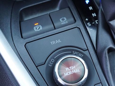 Used 2021 Toyota RAV4 XSE AWD/4WD image 40