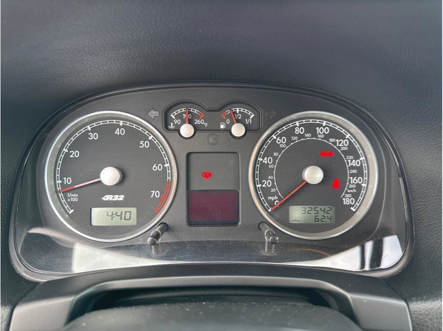 Used 2004 Volkswagen R32 AWD/4WD image 17