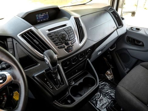Used 2015 Ford Transit 150 XLT image 19