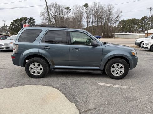 Used 2010 Mercury Mariner 4WD image 7