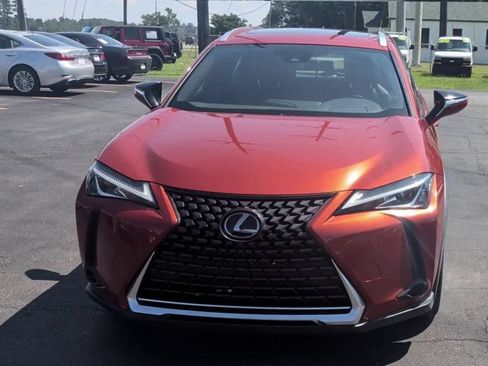Used 2019 Lexus UX 200 w/ Accessory Package 2 FWD image 3