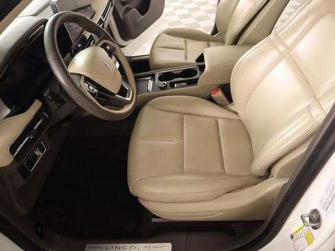 Used 2024 Lincoln Corsair FWD image 11
