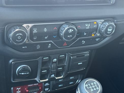 New 2026 Jeep Wrangler Unlimited Rubicon AWD/4WD image 17