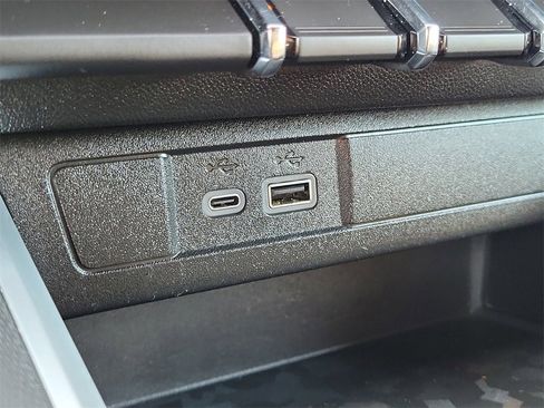 Used 2023 Chevrolet Colorado Trail Boss w/ Technology Package image 10