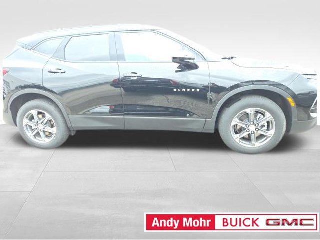 Used 2025 Chevrolet Blazer LT w/ Convenience Package FWD image 1