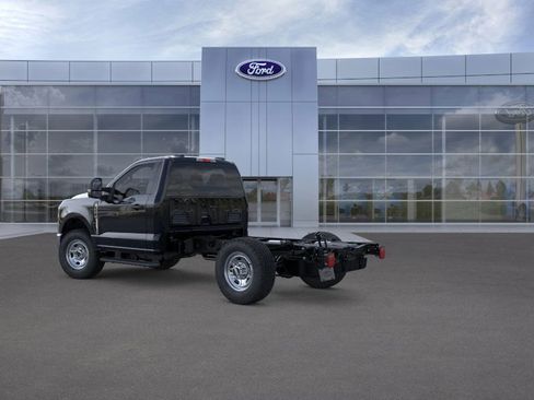 New 2025 Ford F350 XL w/ XL Chrome Package image 4