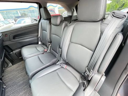 Certified 2022 Honda Odyssey Touring image 17
