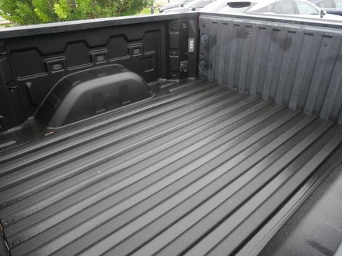 Used 2019 Chevrolet Silverado 1500 High Country image 7