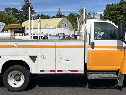 Used 2005 Chevrolet Kodiak C4500 2WD Regular Cab image 4