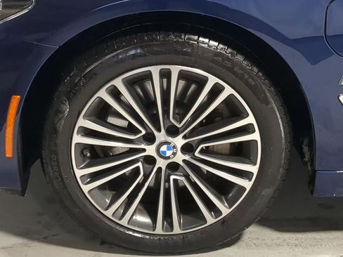 Used 2019 BMW 530e xDrive w/ Luxury Package image 17