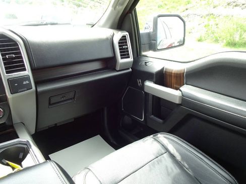 Used 2017 Ford F150 Lariat AWD/4WD image 23