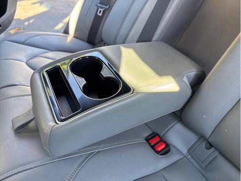 Used 2020 Toyota Avalon XLE image 24