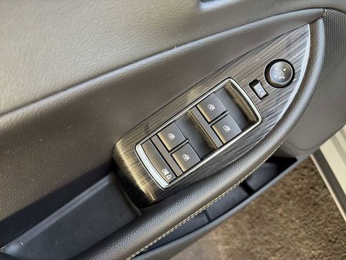 Used 2019 Chevrolet Impala LT image 15