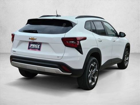 Used 2025 Chevrolet Trax LT image 5