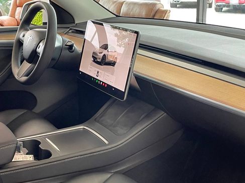Used 2023 Tesla Model Y Long Range AWD/4WD image 22