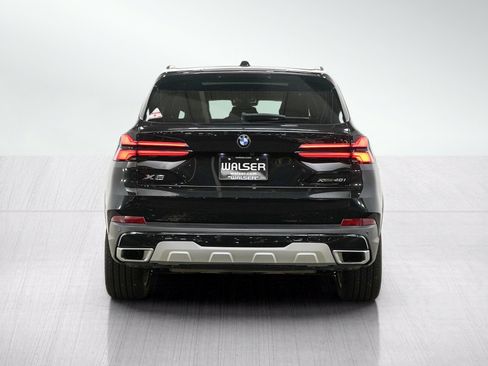 Used 2024 BMW X5 xDrive40i w/ Premium Package AWD/4WD image 4