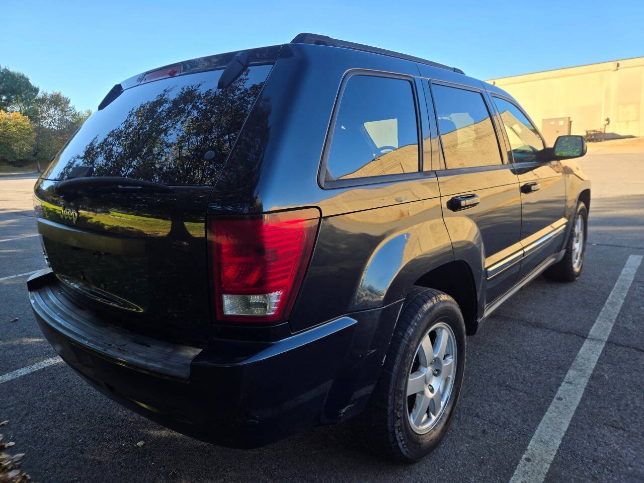 Used 2010 Jeep Grand Cherokee Laredo AWD/4WD image 9