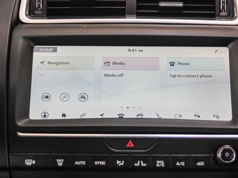 Used 2020 Jaguar E-PACE SE image 14