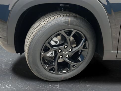 New 2026 Chevrolet Trax LT w/ Midnight Edition FWD image 31