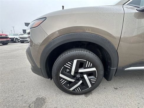 Certified 2025 Nissan Kicks SV image 10