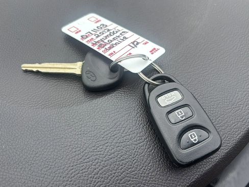 Used 2012 Hyundai Elantra GLS w/ Preferred Pkg 3 FWD image 33