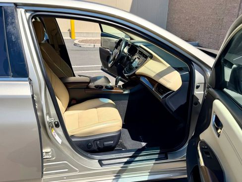 Used 2015 Toyota Avalon Limited FWD image 9