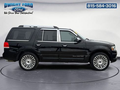 Used 2017 Lincoln Navigator Select image 6