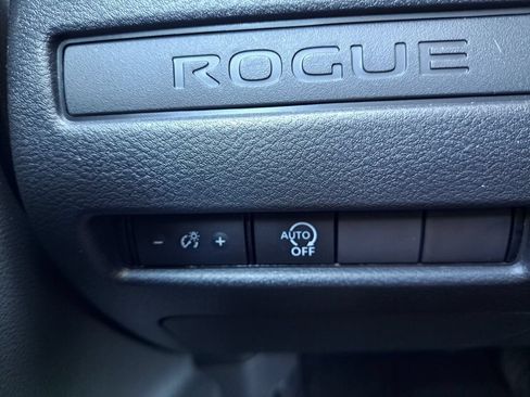 Used 2026 Nissan Rogue S FWD image 15
