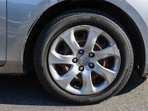 Used 2013 MAZDA MAZDA3 i Sport image 9