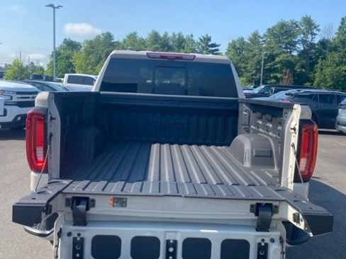 New 2026 GMC Sierra 1500 AT4 w/ Technology Package AWD/4WD image 11
