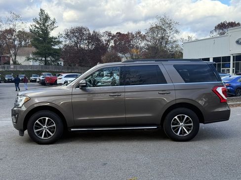 Certified 2019 Ford Expedition XLT w/ Equipment Group 202A image 9