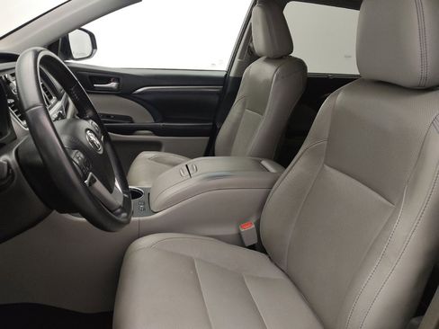 Used 2017 Toyota Highlander Limited image 17