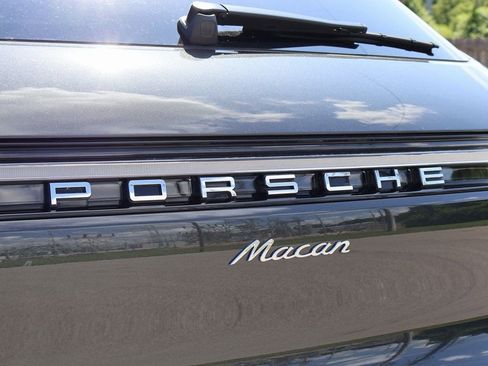 Certified 2025 Porsche Macan image 6