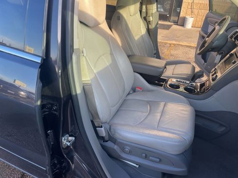 Used 2016 GMC Acadia SLT image 13