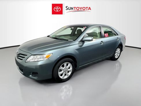 Used 2011 Toyota Camry LE w/ LE Extra-Value Pkg FWD image 9