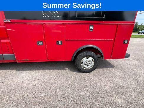 Used 2017 RAM ProMaster 3500 w/ Premium Appearance Group FWD image 18