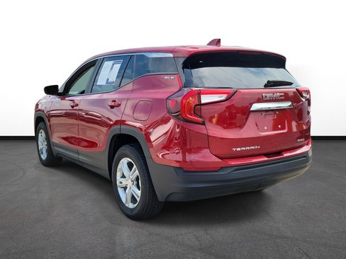 Used 2023 GMC Terrain SLE AWD/4WD image 3
